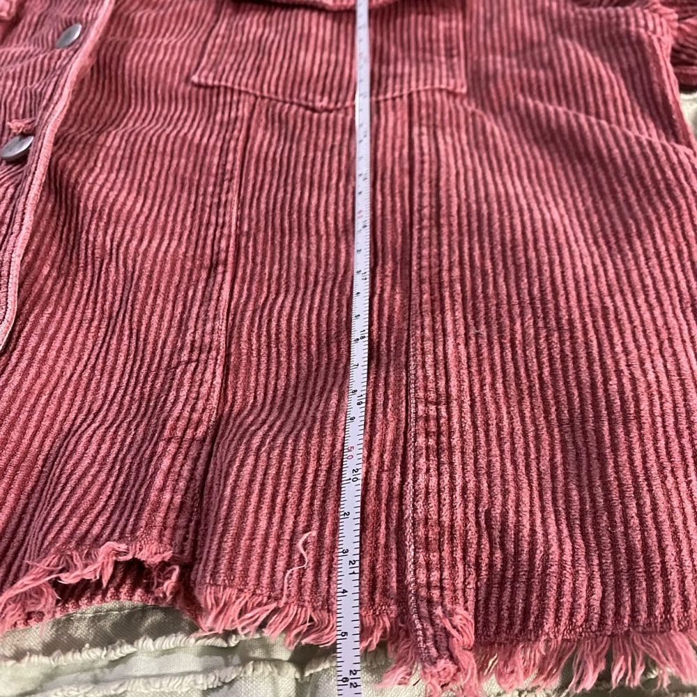Altar'd State Cropped Corduroy Jacket in Deep Pink With a Raw, Frayed Hem Size M - Picture 5 of 6